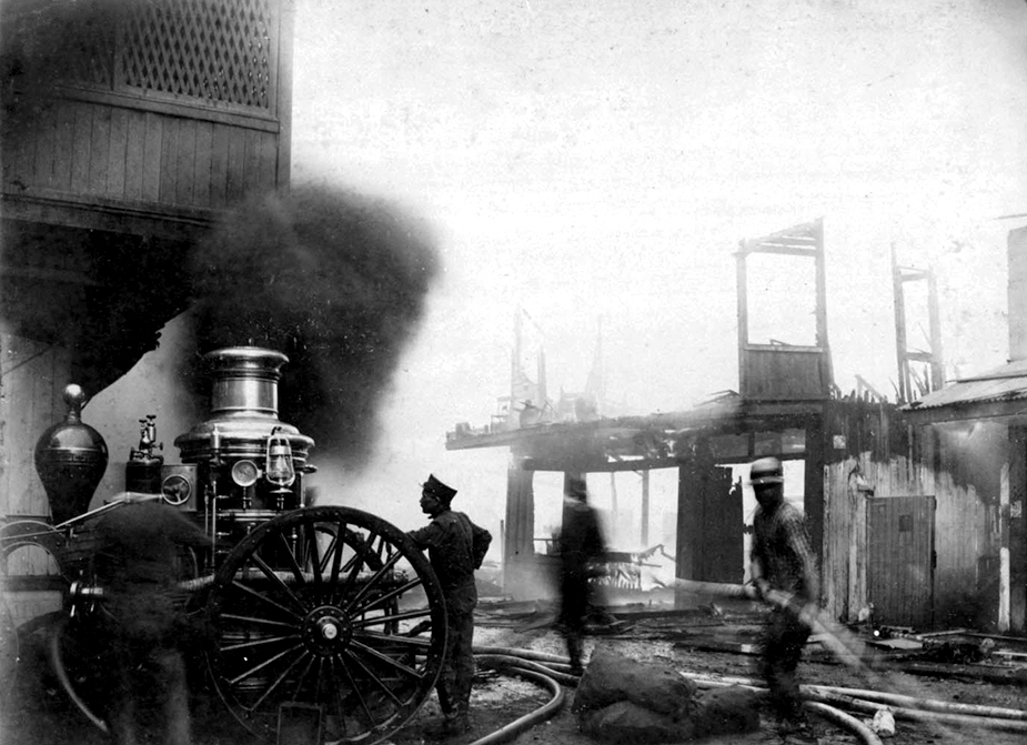 Fighting the fire in Chinatown, Jan. 1900