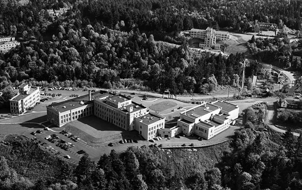 Aerial view of the Univ. of Oregon Medical School, c. 1940–48