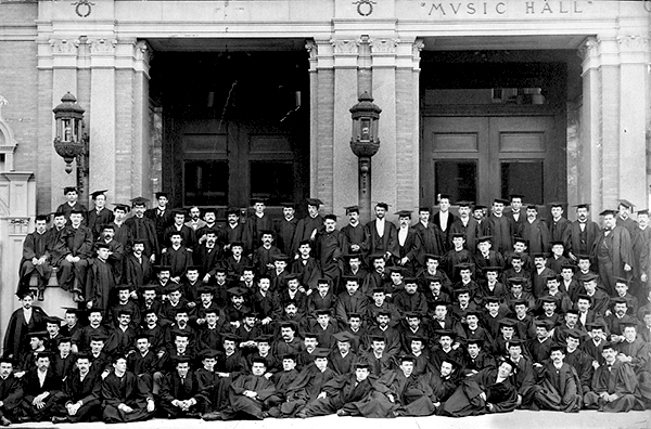Weil's graduation class, 1900